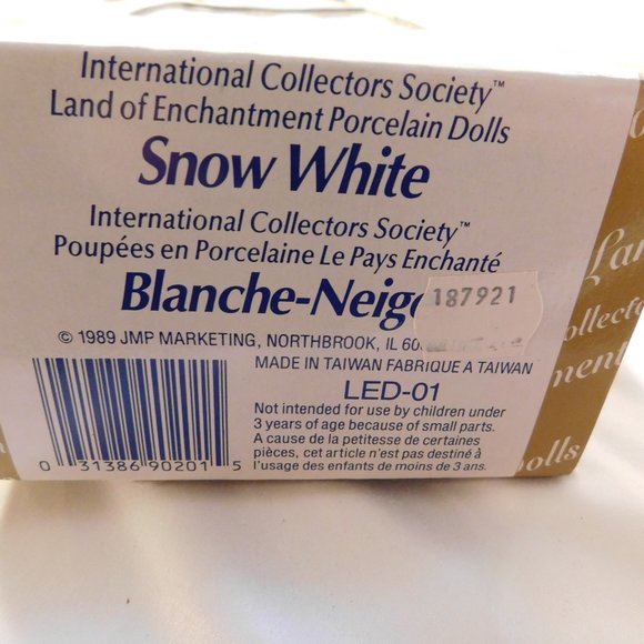 Snow White Land of Enchantment Porcelain Doll International Collectors Society - Picture 2 of 11